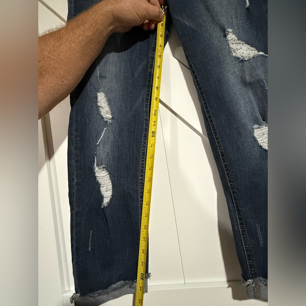 Blue Jeans with Distressed Details - Picture 8 of 8